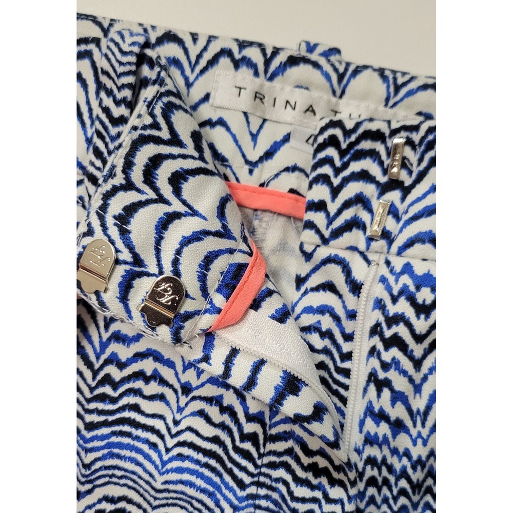 Trina Turk Blue Black and White Patterned Women’s Shorts - Picture 4 of 6